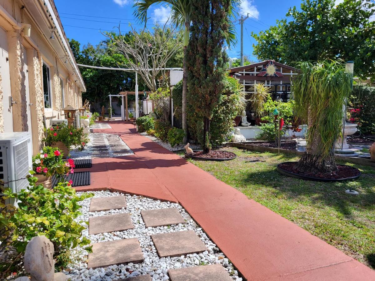 Barefoot Mailman Motel Lantana Exterior photo